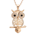 Collier plaqué or hibou - chouette arbre de vie et oxydes sertis blancs et yeux noirs