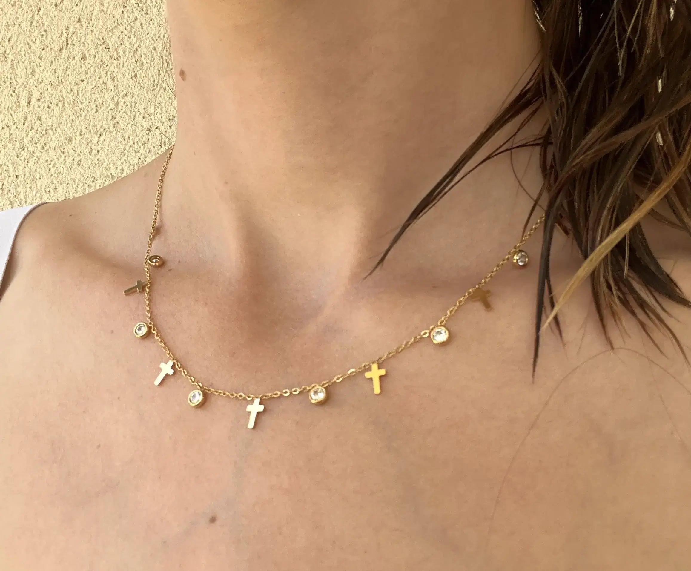 Collier acier avec croix et oxydes blancs sertis - Olyci Bijoux